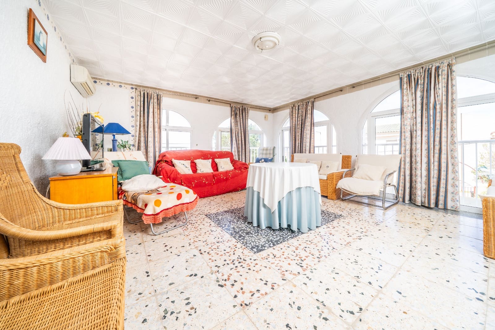 4 bedroom Villa for sale in San Fulgencio - € 325,000 (Ref: 8942057)