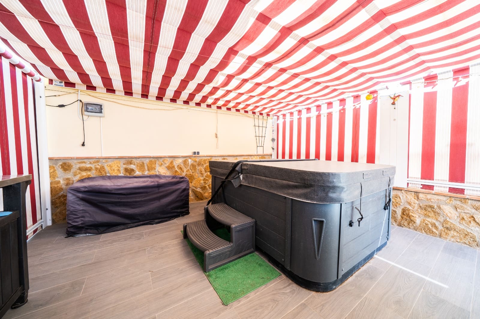 3 bedroom Villa for sale in La Marina with pool garage - € 215,000 (Ref: 8953790)