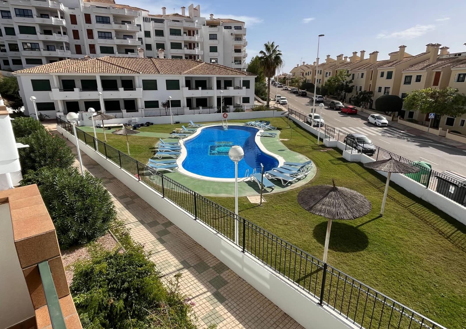 2 bedroom Apartment for sale in Alicante / Alacant city with pool - € 212,350 (Ref: 9022553)