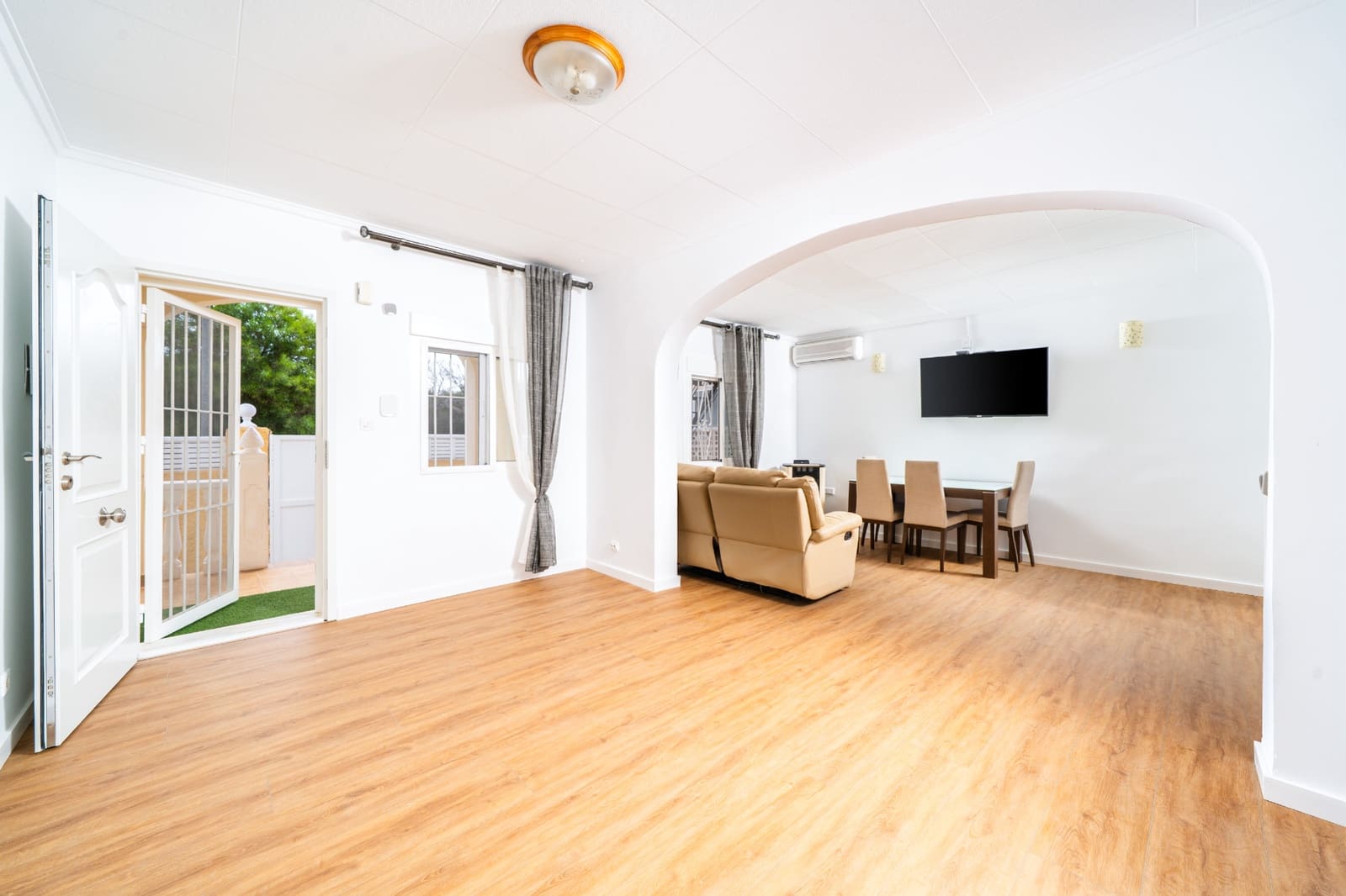 3 slaapkamer Villa te koop in La Marina met zwembad - € 299.000 (Ref: 9138649)