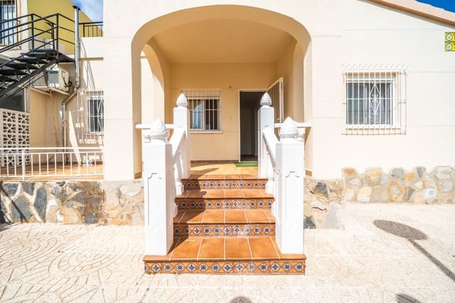 3 Zimmer Villa zu verkaufen in La Marina, Elche / Elx mit Pool - 299.000 € (Ref: 9138649)
