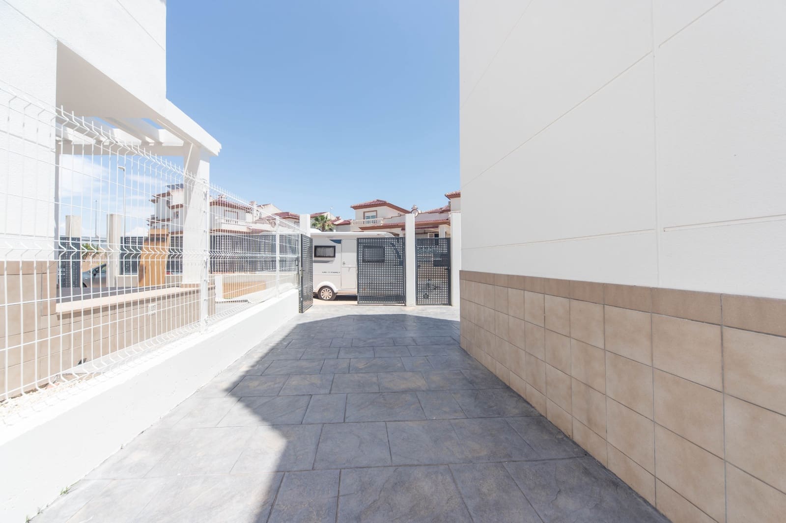 3 bedroom Villa for sale in San Fulgencio with pool - € 270,000 (Ref: 9162871)