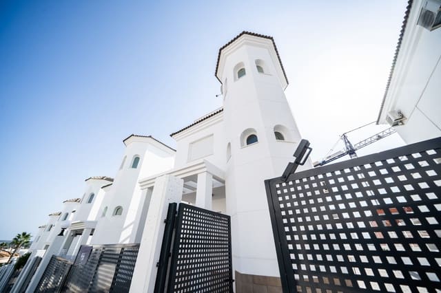 2 bedroom Villa for sale in La Marina, Elche / Elx with pool - € 278,000 (Ref: 9172244)