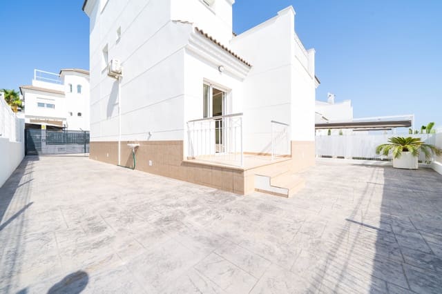 2 bedroom Villa for sale in La Marina, Elche / Elx with pool - € 278,000 (Ref: 9172244)