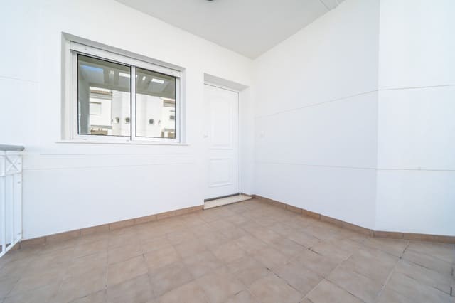 2 bedroom Villa for sale in La Marina, Elche / Elx with pool - € 278,000 (Ref: 9172244)