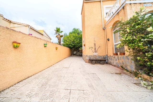 5 soveværelse Villa til salg i La Marina, Elche / Elx med swimmingpool - € 225.000 (Ref: 9185913)