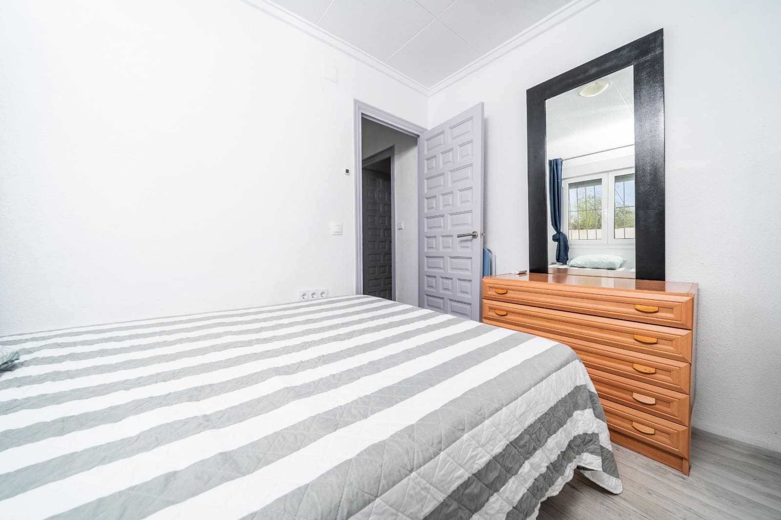 2 Zimmer Villa zu verkaufen in La Marina mit Pool - 239.000 € (Ref: 9205578)