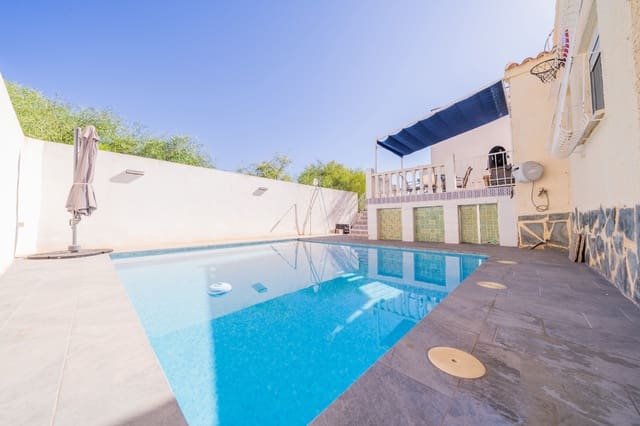 2 Zimmer Villa zu verkaufen in La Marina, Elche / Elx mit Pool - 239.000 € (Ref: 9205578)