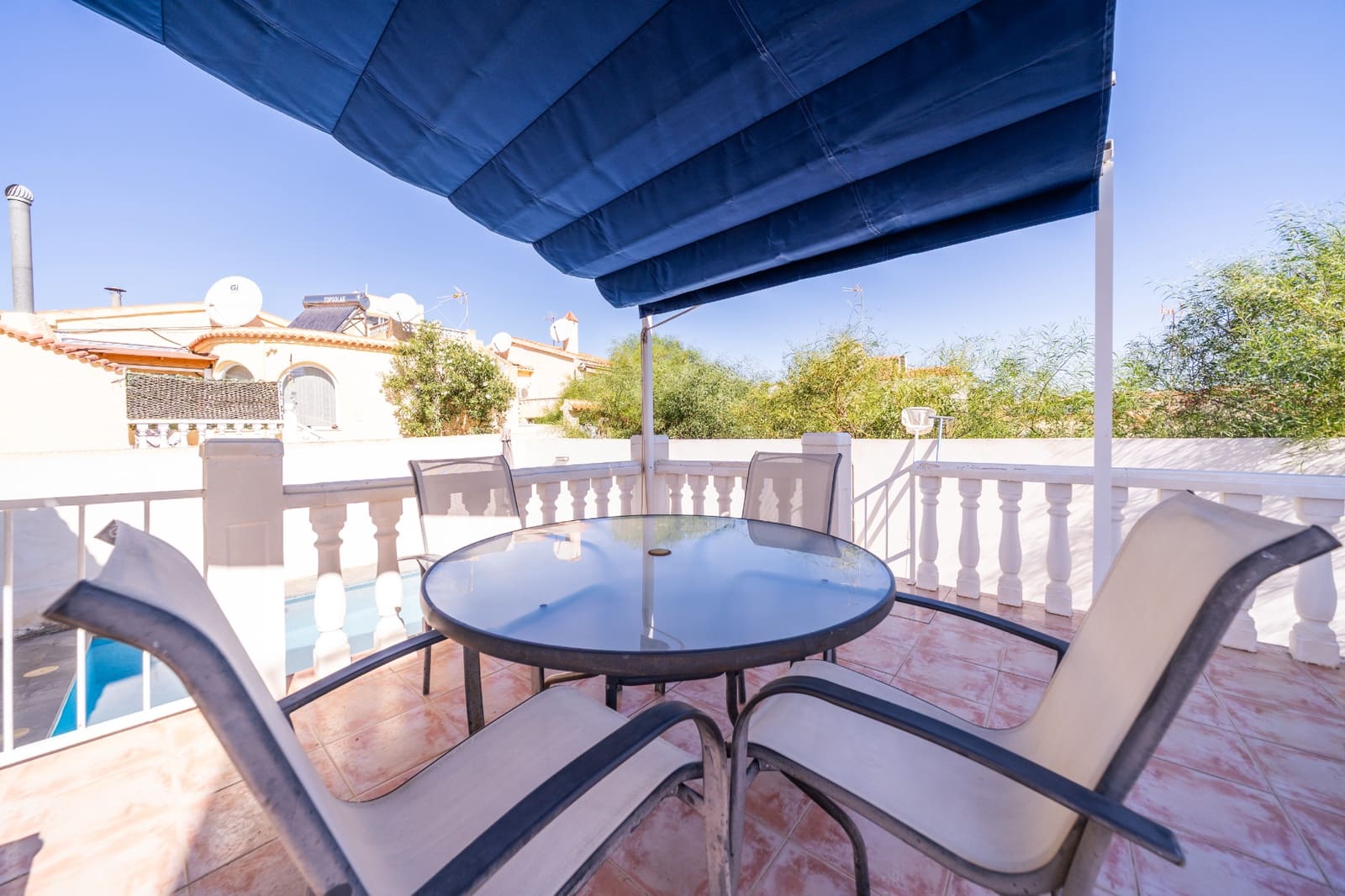 2 Zimmer Villa zu verkaufen in La Marina mit Pool - 239.000 € (Ref: 9205578)