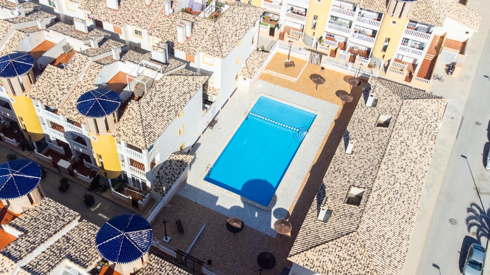 2 Zimmer Apartment zu verkaufen in El Pinet mit Pool - 220.000 € (Ref: 9235493)