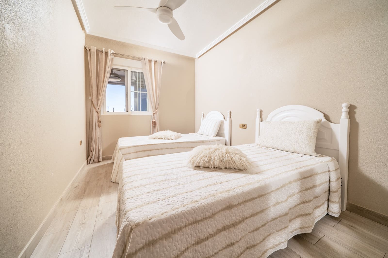 2 Zimmer Apartment zu verkaufen in El Pinet mit Pool - 220.000 € (Ref: 9235493)