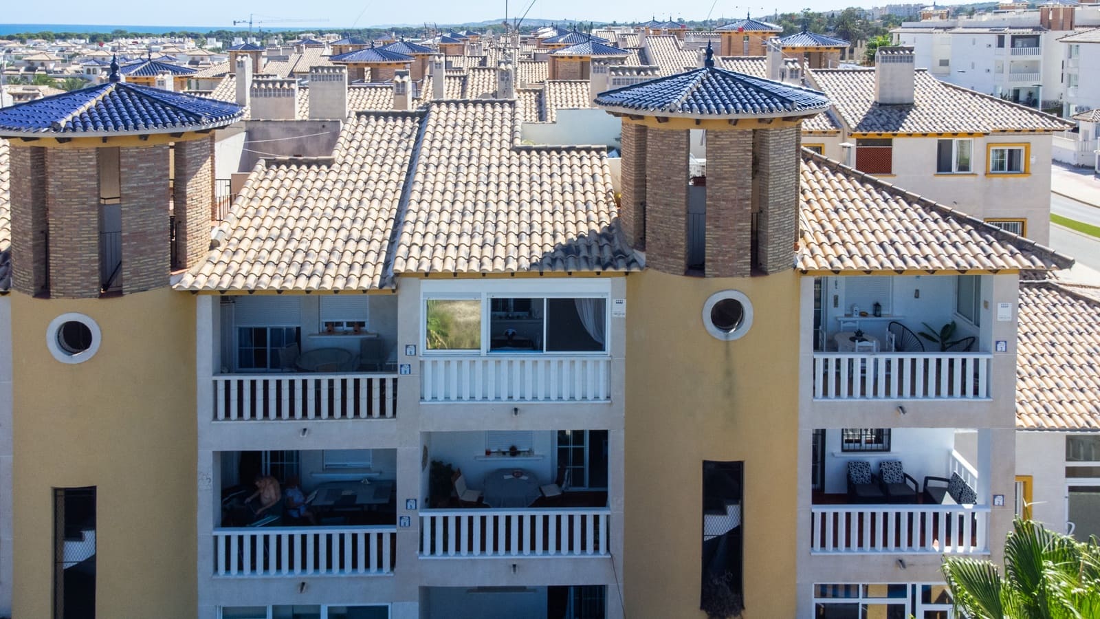 2 Zimmer Apartment zu verkaufen in El Pinet mit Pool - 220.000 € (Ref: 9235493)