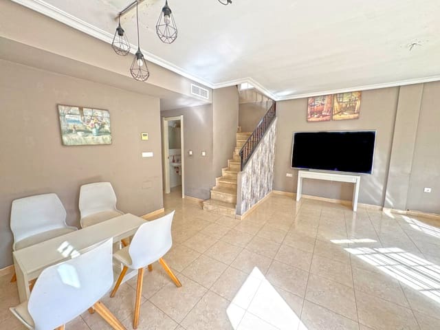 3 slaapkamer Villa te koop in La Marina, Elche / Elx met zwembad - € 188.000 (Ref: 9235494)