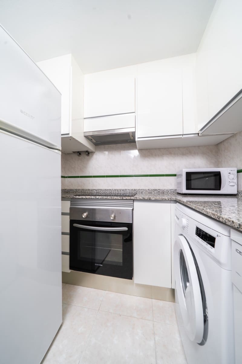 4 slaapkamer Rijtjeshuis te koop in La Marina met zwembad - € 179.000 (Ref: 9289589)