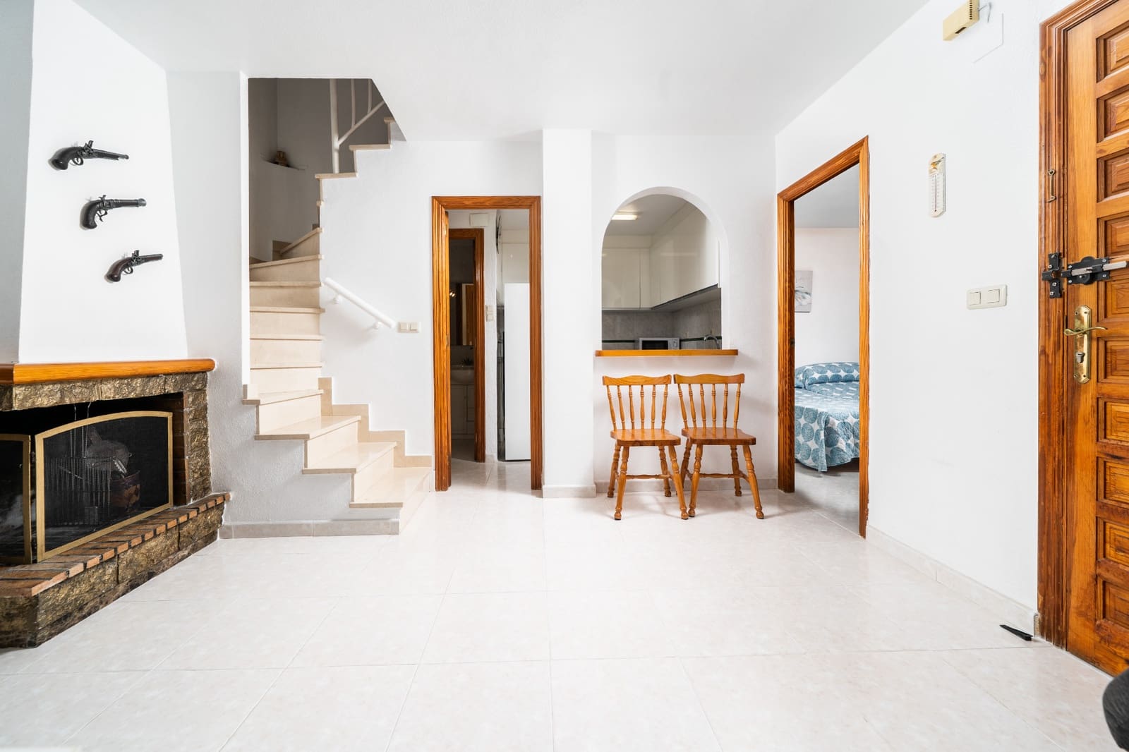 4 slaapkamer Rijtjeshuis te koop in La Marina met zwembad - € 179.000 (Ref: 9289589)