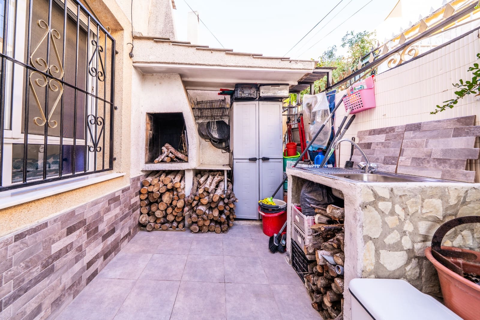 4 slaapkamer Rijtjeshuis te koop in La Marina met zwembad - € 179.000 (Ref: 9289589)