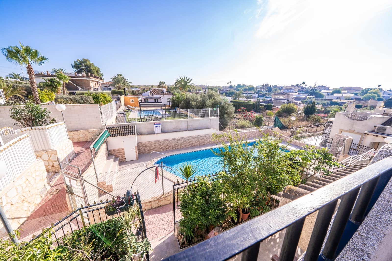 4 slaapkamer Rijtjeshuis te koop in La Marina met zwembad - € 179.000 (Ref: 9289589)