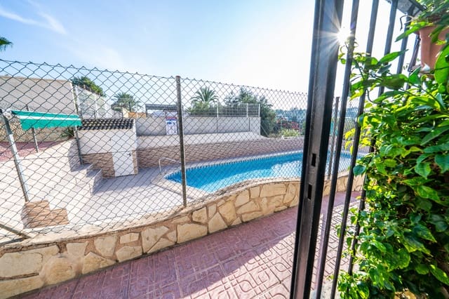 4 soverom Rekkehus til salgs i La Marina, Elche / Elx med svømmebasseng - € 179 000 (Ref: 9289589)