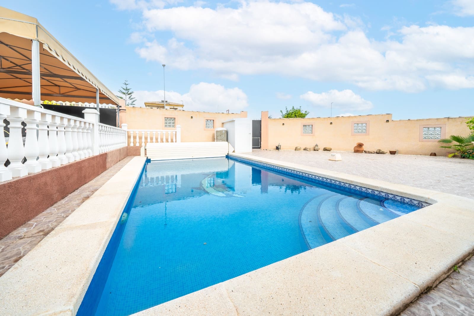 3 slaapkamer Villa te koop in La Marina met zwembad - € 420.000 (Ref: 9357800)