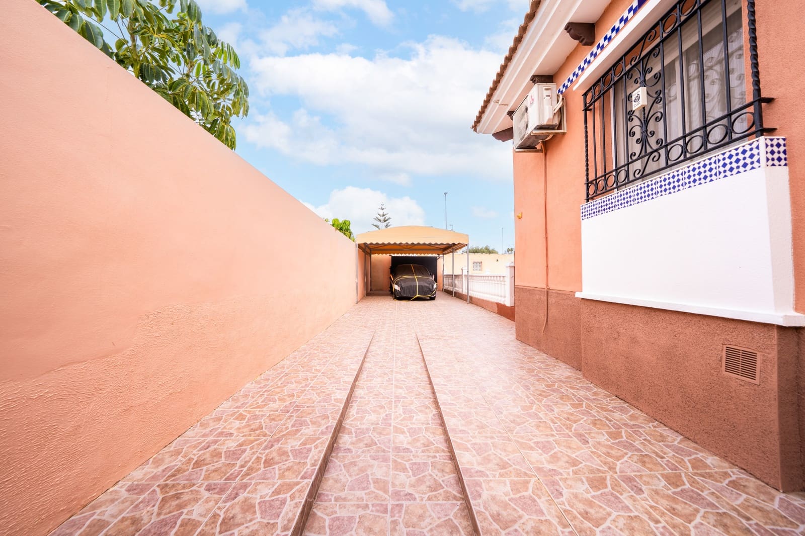 3 slaapkamer Villa te koop in La Marina met zwembad - € 420.000 (Ref: 9357800)