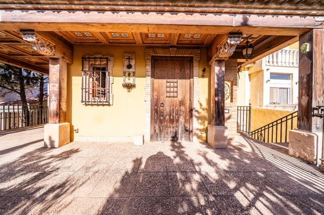 4 slaapkamer Villa te koop in La Marina, Elche / Elx - € 210.000 (Ref: 9360838)