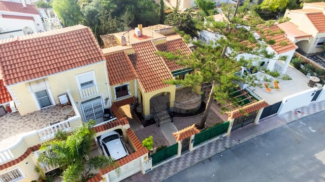 4 slaapkamer Villa te koop in La Marina, Elche / Elx - € 215.000 (Ref: 9360838)