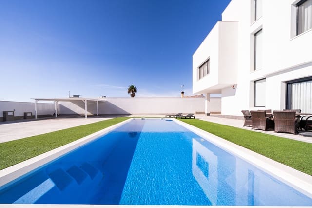 7 chambre Villa/Maison à vendre à La Marina, Elche / Elx avec piscine - 1 491 600 € (Ref: 9369207)