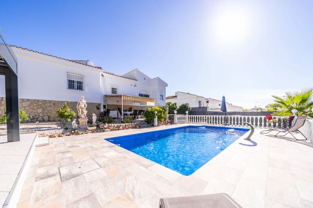 3 slaapkamer Villa te koop in La Marina, Elche / Elx met zwembad garage - € 595.000 (Ref: 9397039)