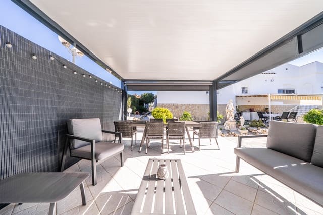 3 slaapkamer Villa te koop in La Marina, Elche / Elx met zwembad garage - € 595.000 (Ref: 9397039)