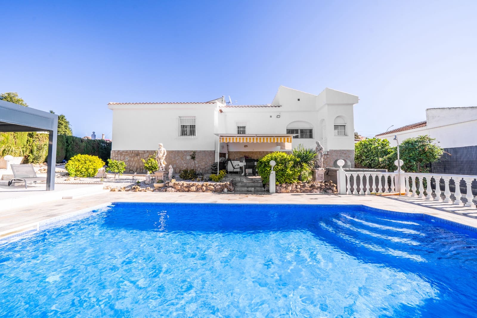 3 slaapkamer Villa te koop in La Marina met zwembad garage - € 595.000 (Ref: 9397039)