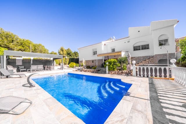 3 slaapkamer Villa te koop in La Marina, Elche / Elx met zwembad garage - € 595.000 (Ref: 9397039)