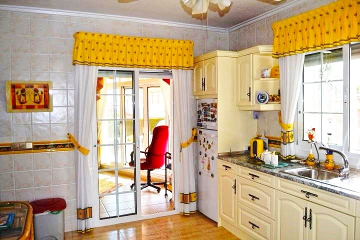 4 bedroom Villa for sale in Ciudad Quesada with pool garage - € 499,000 (Ref: 9421574)