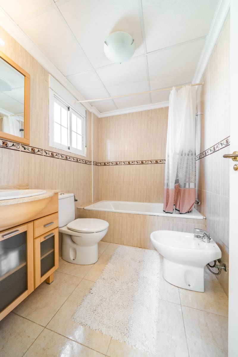 3 soveværelse Semi-Rækkehus til salg i La Marina med swimmingpool - € 219.000 (Ref: 9480676)