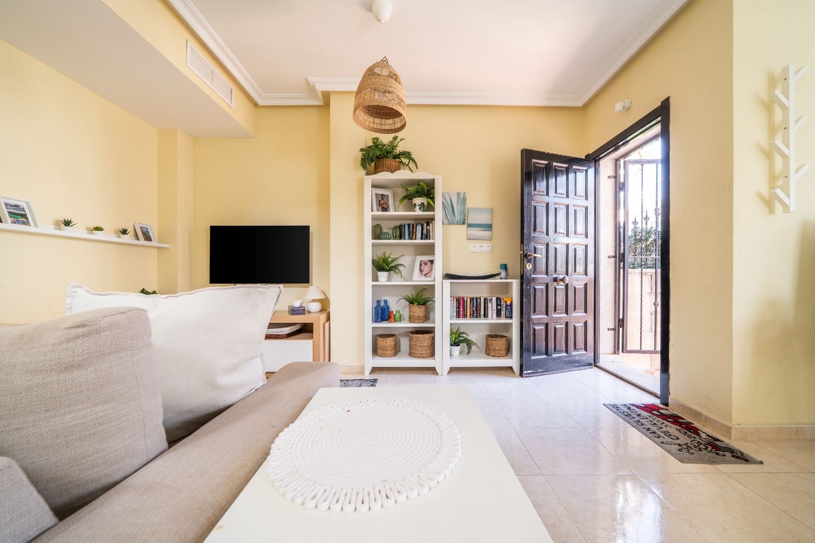 3 soveværelse Semi-Rækkehus til salg i La Marina med swimmingpool - € 219.000 (Ref: 9480676)