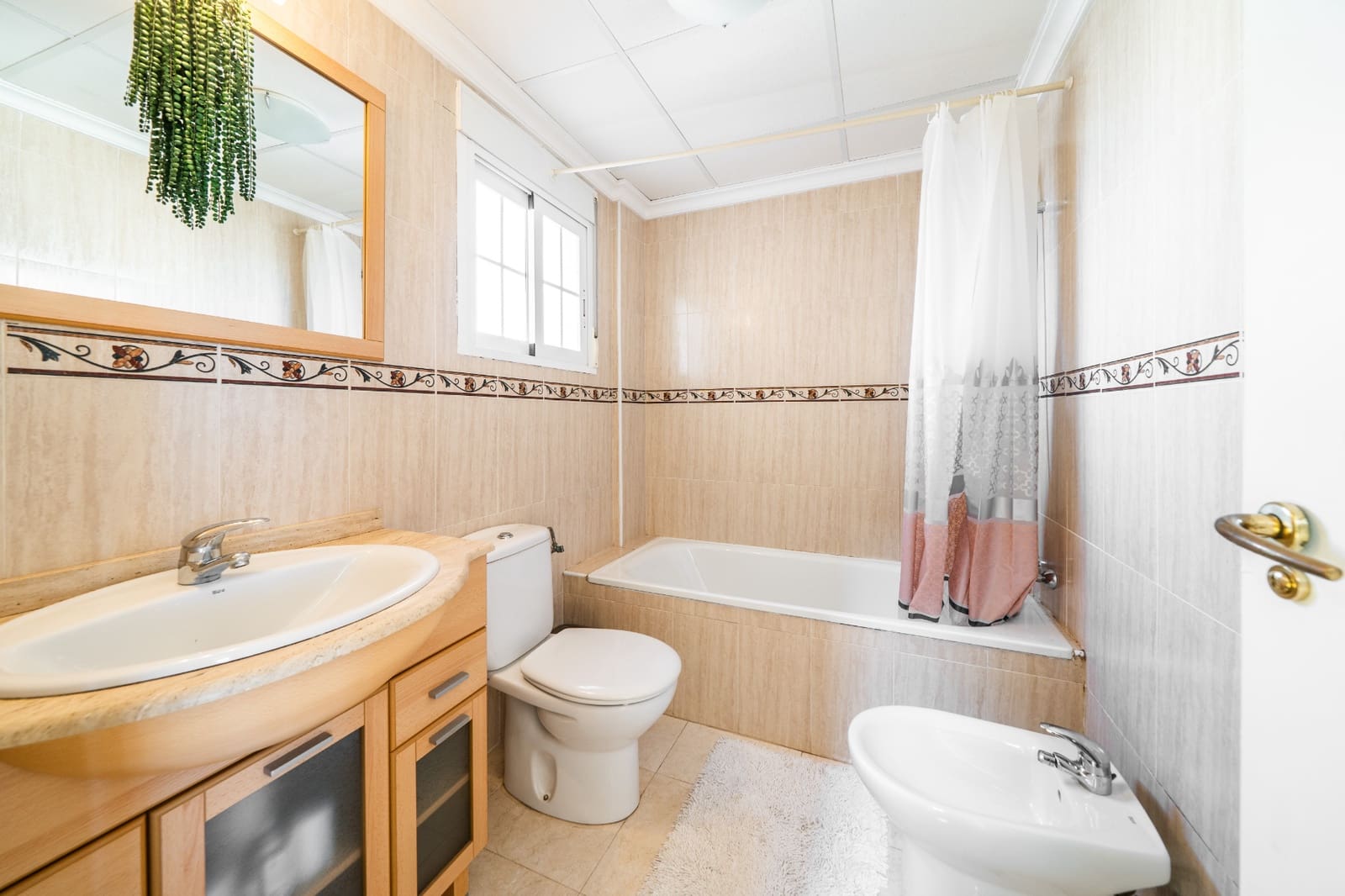 3 soveværelse Semi-Rækkehus til salg i La Marina med swimmingpool - € 219.000 (Ref: 9480676)