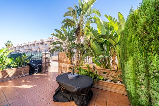 3 soveværelse Semi-Rækkehus til salg i La Marina, Elche / Elx med swimmingpool - € 219.000 (Ref: 9480676)