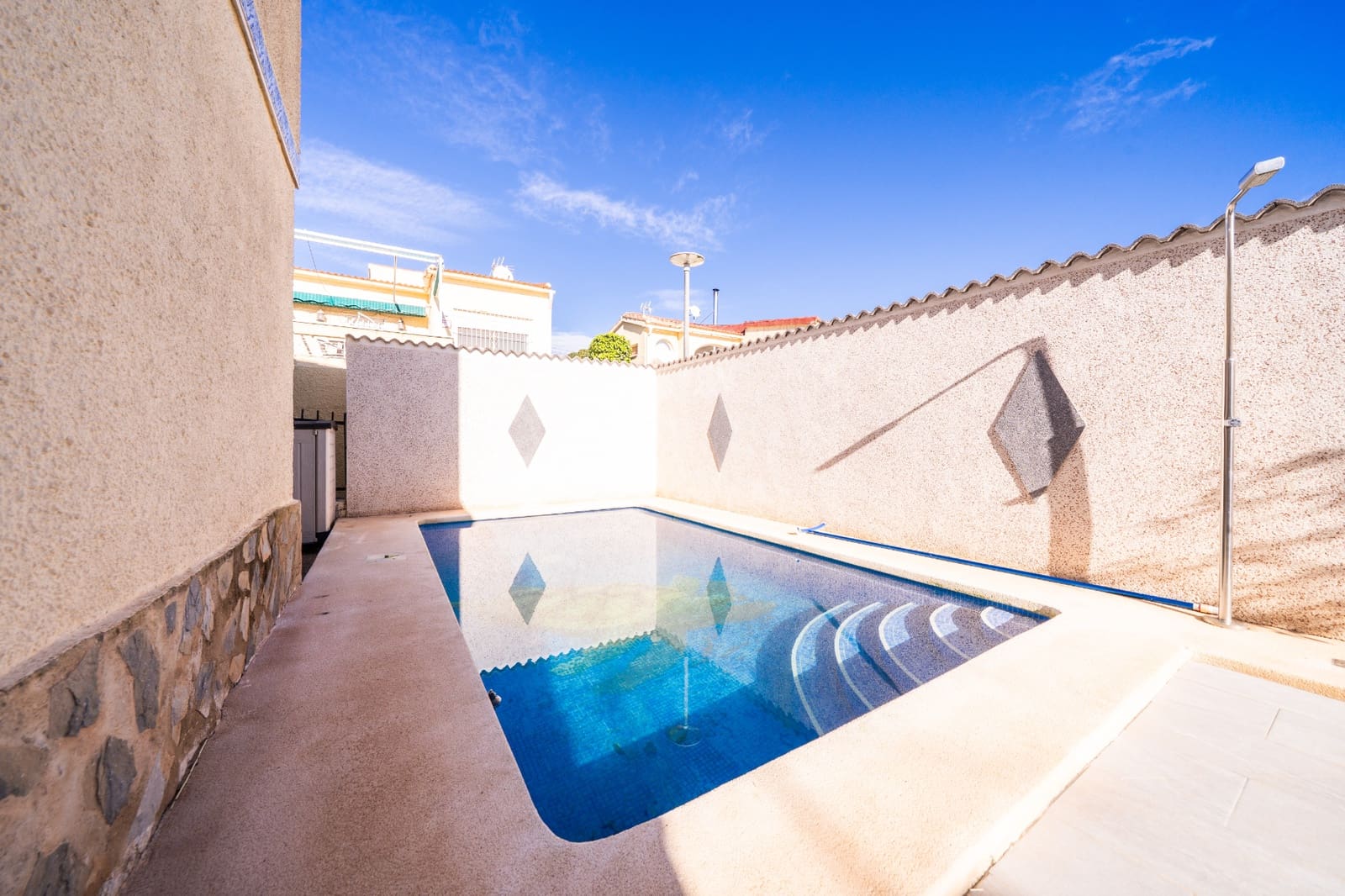 3 bedroom Villa for sale in La Marina with pool - € 265,000 (Ref: 9495391)