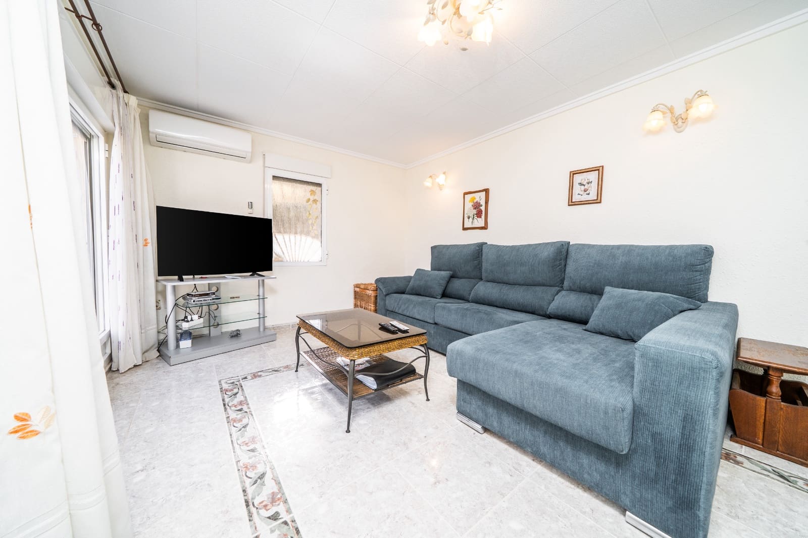 3 bedroom Villa for sale in La Marina with pool - € 265,000 (Ref: 9495391)