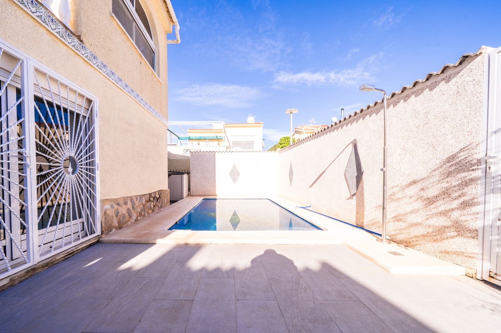 3 bedroom Villa for sale in La Marina with pool - € 265,000 (Ref: 9495391)