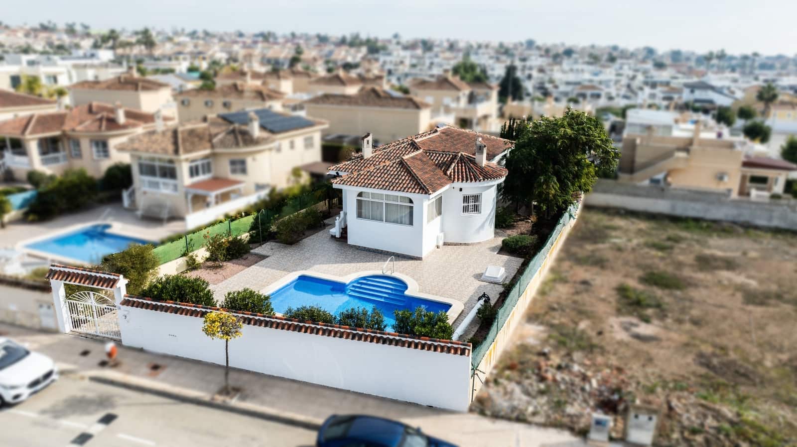 5 bedroom Villa for sale in La Marina with pool - € 350,000 (Ref: 9511200)