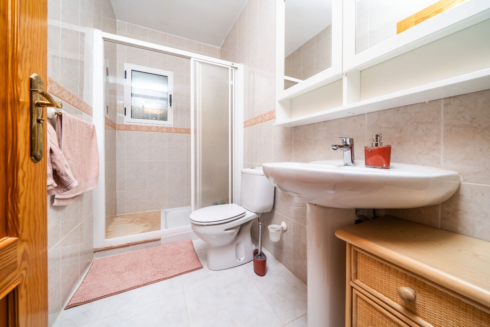 5 bedroom Villa for sale in La Marina with pool - € 350,000 (Ref: 9511200)