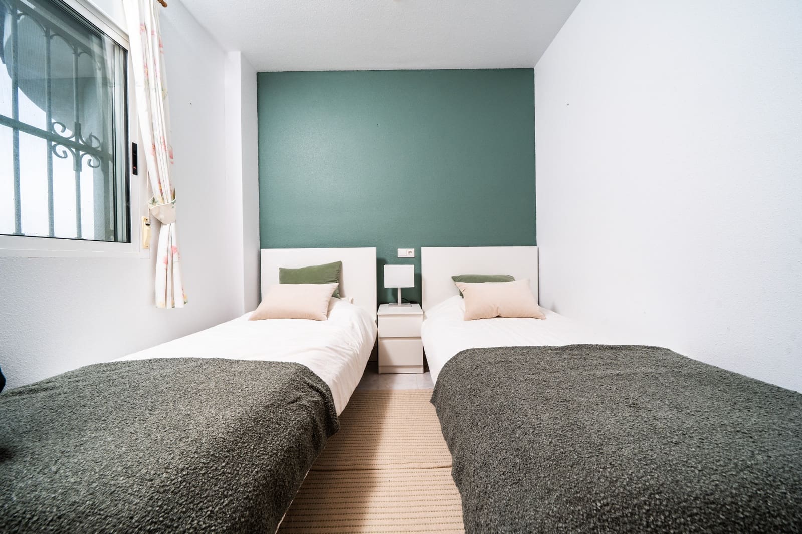 5 bedroom Villa for sale in La Marina with pool - € 350,000 (Ref: 9511200)