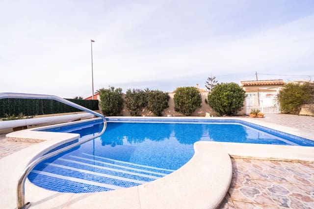 5 bedroom Villa for sale in La Marina, Elche / Elx with pool - € 350,000 (Ref: 9511200)