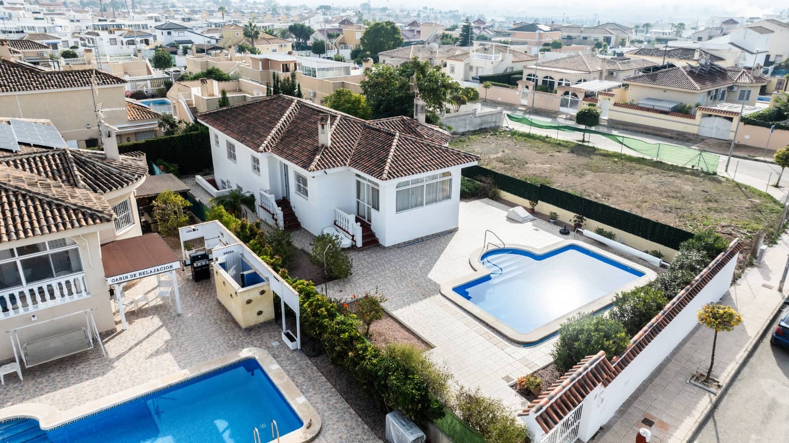 5 bedroom Villa for sale in La Marina with pool - € 350,000 (Ref: 9511200)