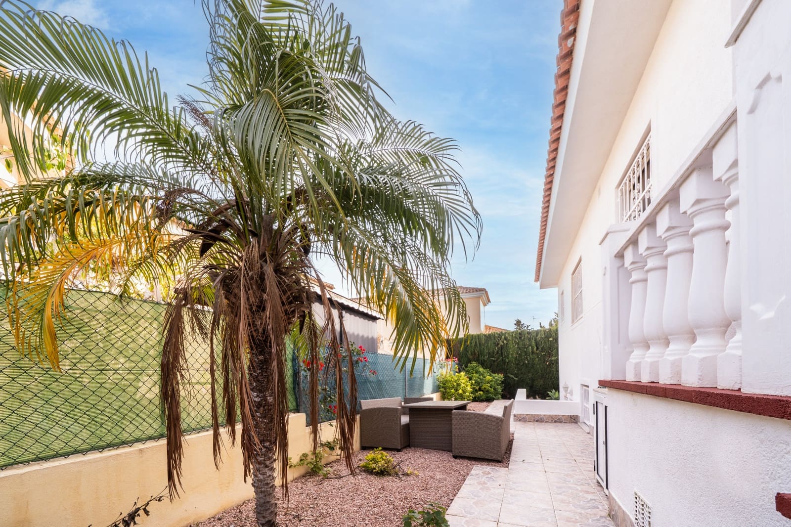 5 bedroom Villa for sale in La Marina with pool - € 350,000 (Ref: 9511200)