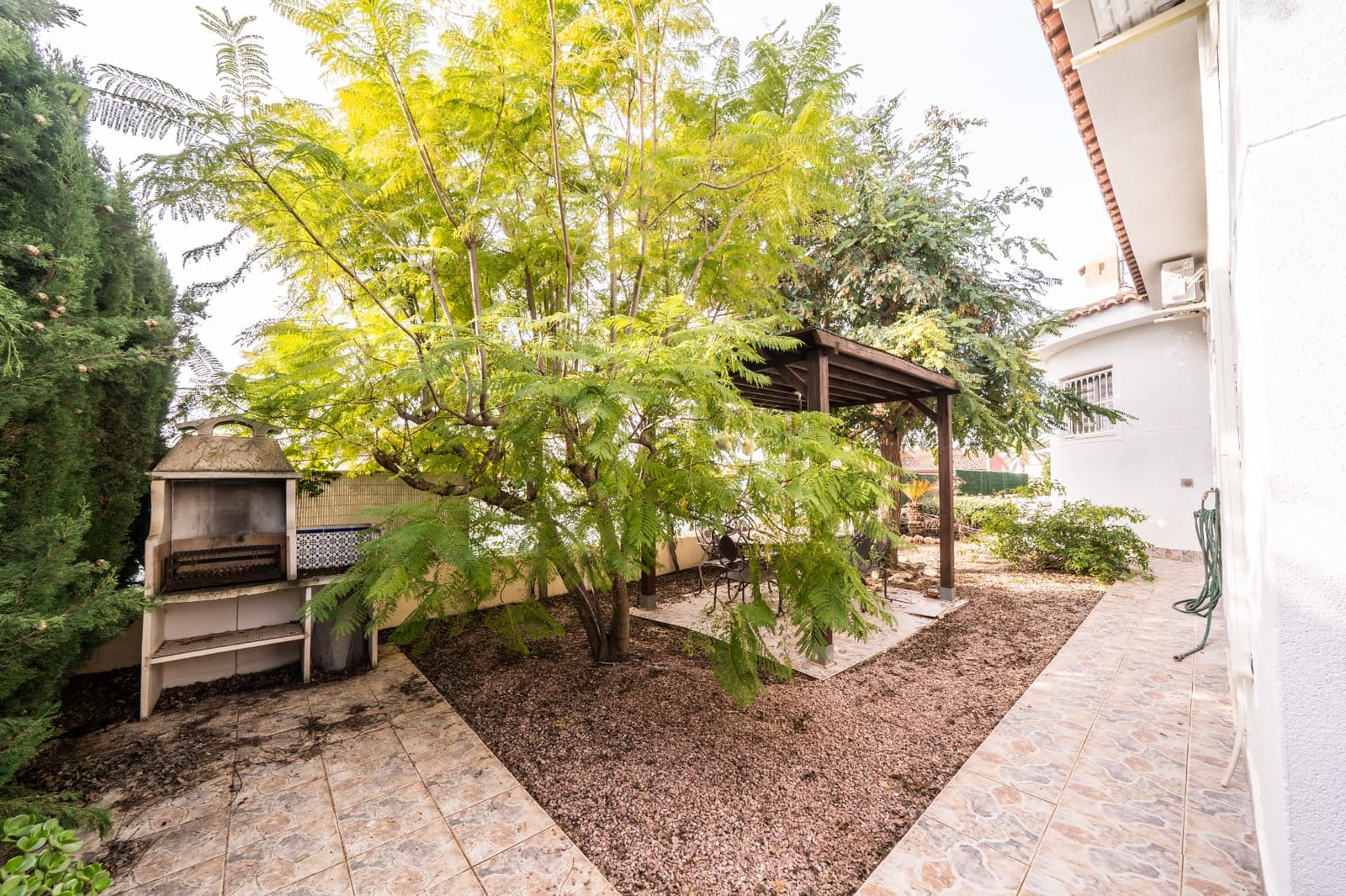 5 bedroom Villa for sale in La Marina with pool - € 350,000 (Ref: 9511200)