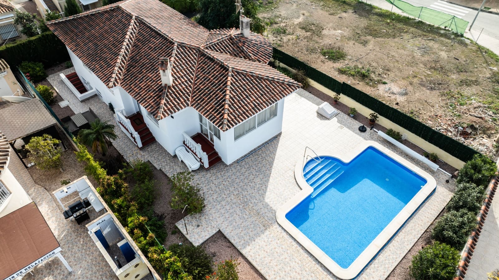 5 bedroom Villa for sale in La Marina with pool - € 350,000 (Ref: 9511200)