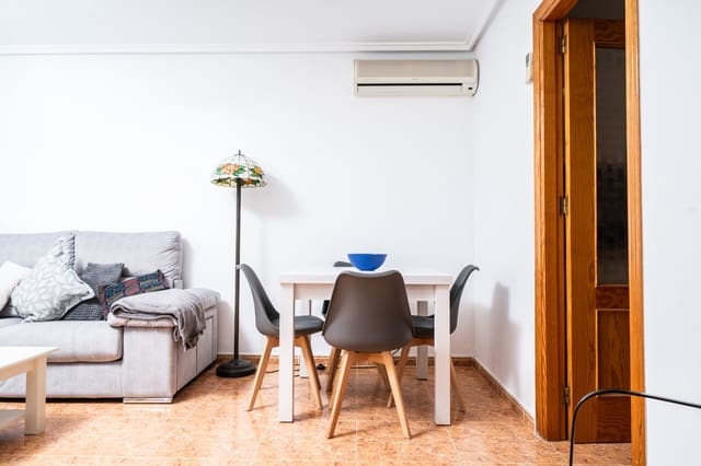 3 soveværelse Rækkehus til salg i La Marina, Elche / Elx med swimmingpool - € 179.000 (Ref: 9523058)