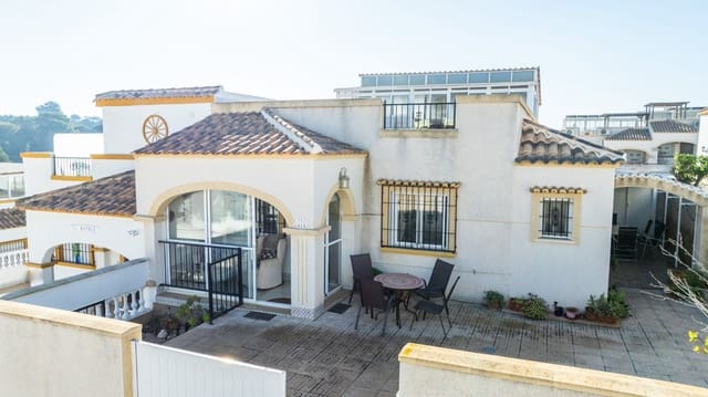 3 soveværelse Rækkehus til salg i La Marina, Elche / Elx med swimmingpool - € 179.000 (Ref: 9523058)