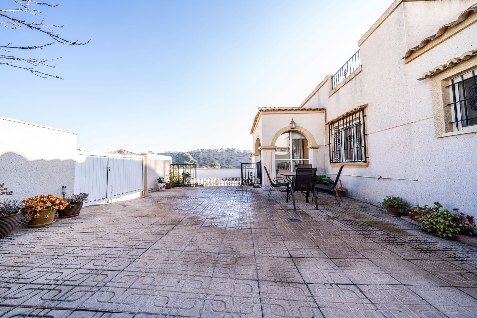 3 soveværelse Rækkehus til salg i La Marina med swimmingpool - € 179.000 (Ref: 9523058)